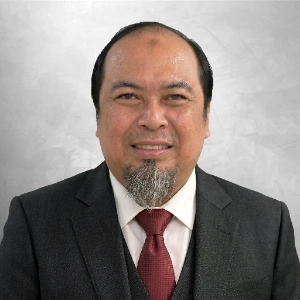 Prof. Dr Razman